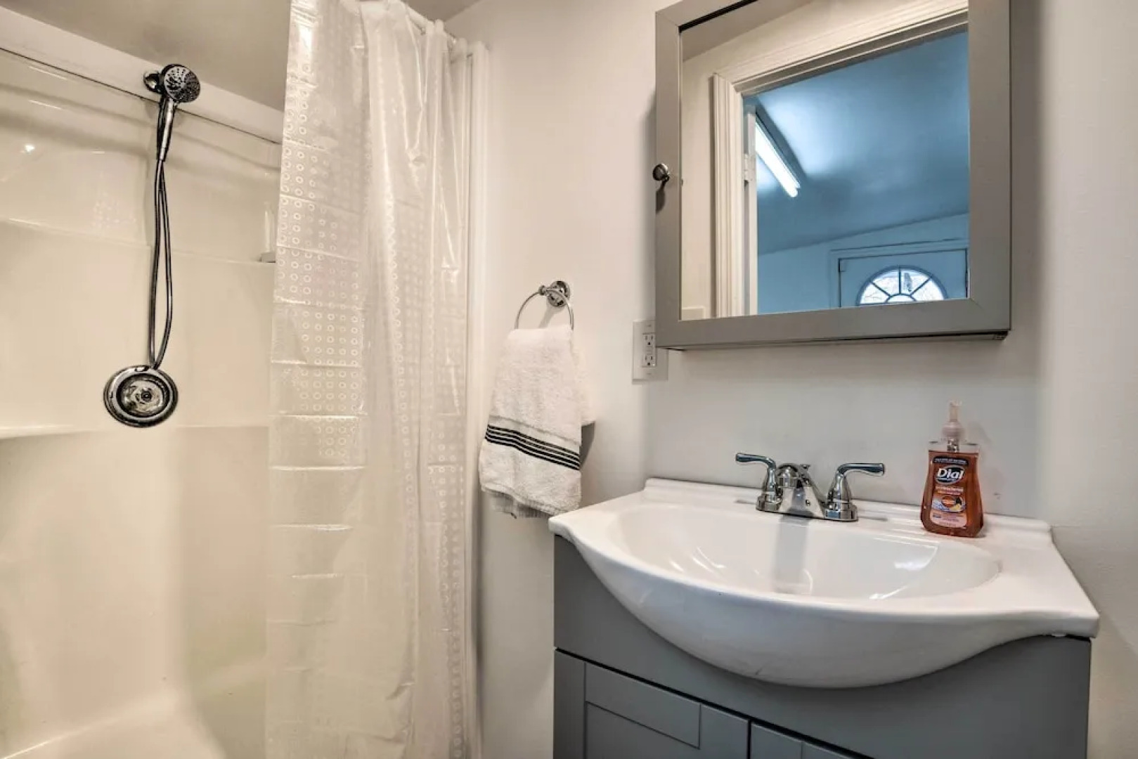 Inviting Home, 1 Mi to High Point University!