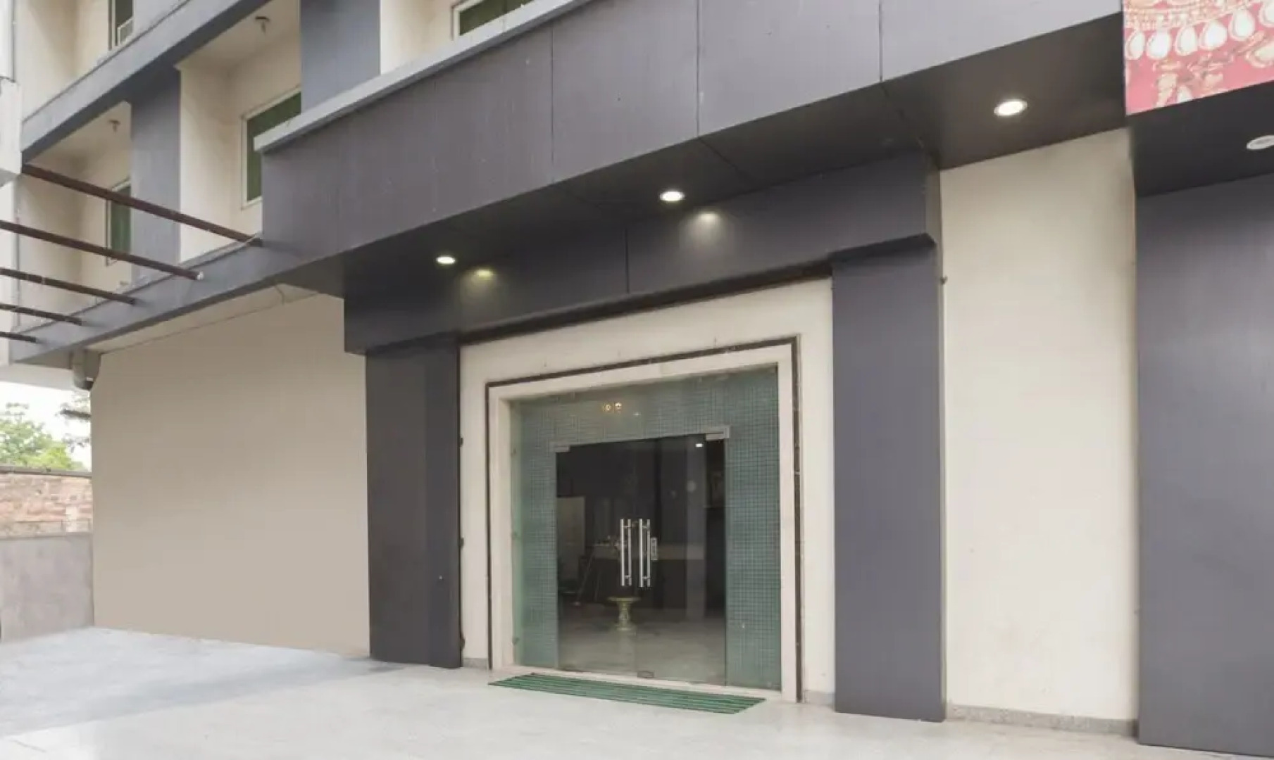 Hotel Paras Inn by Treebo Hotels