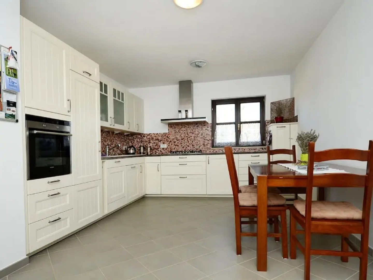 Beautiful Holiday House With Private Pool and Terrace