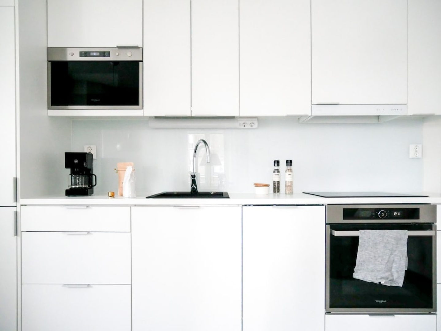 Luminous 2br with free parking & sauna