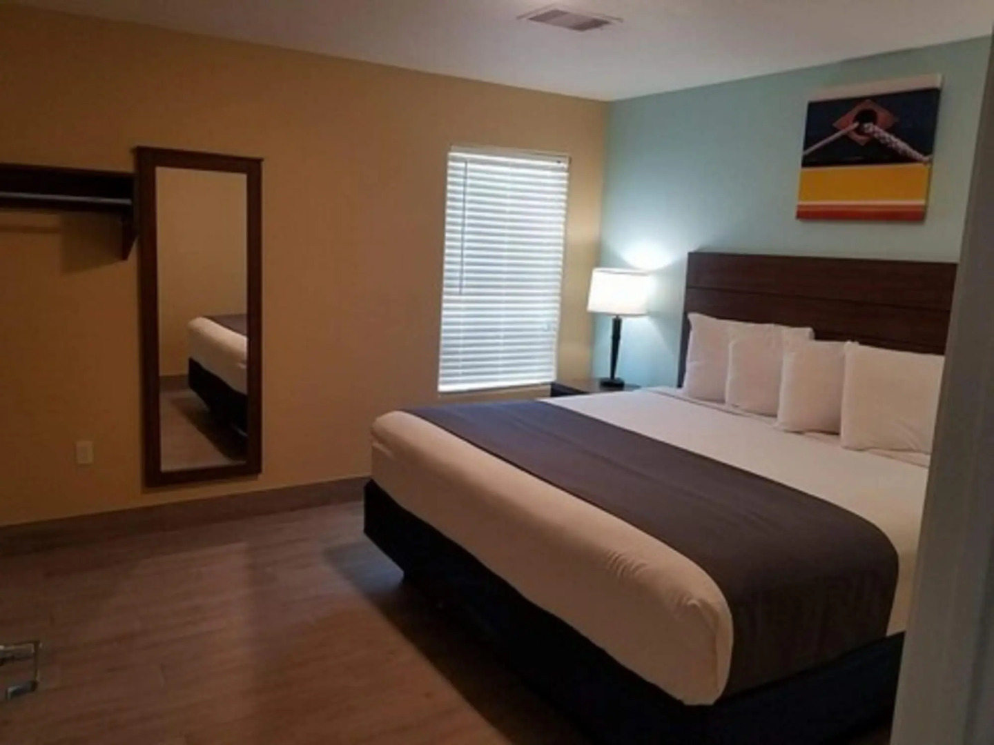 Captain's Quarters Inn