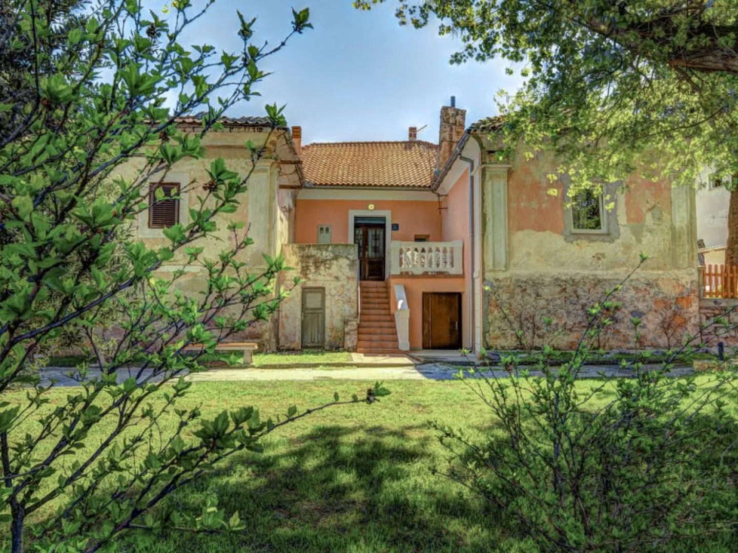 Apartment Branko Valfurva