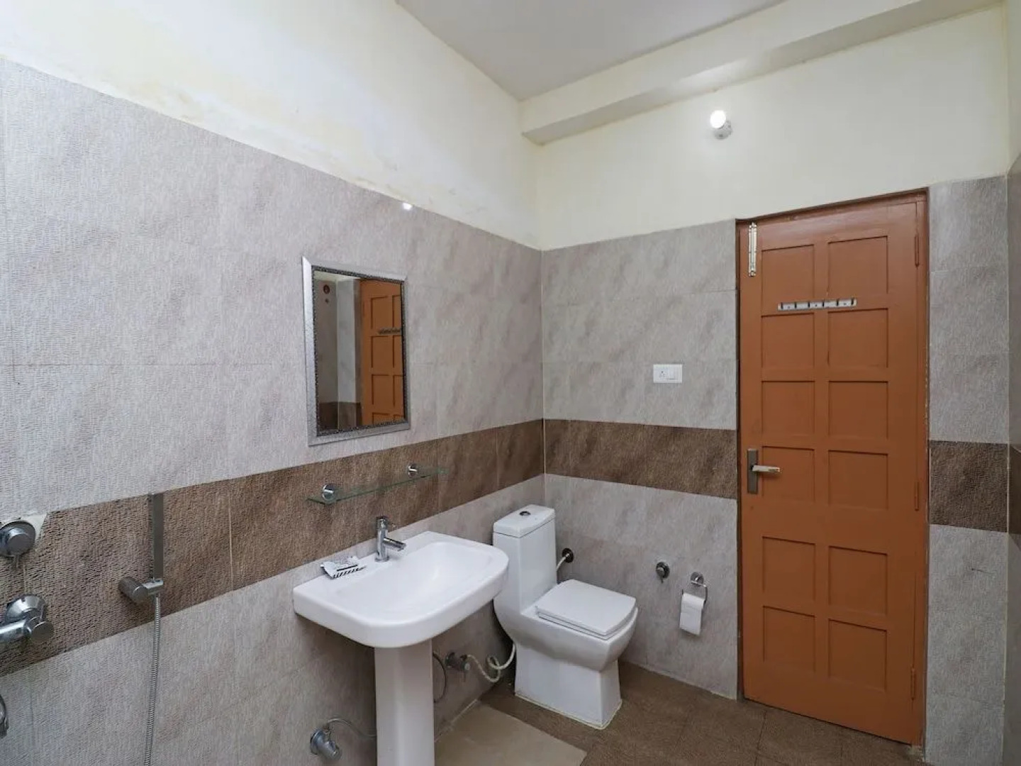 OYO 29383 Hotel Heaven Heights