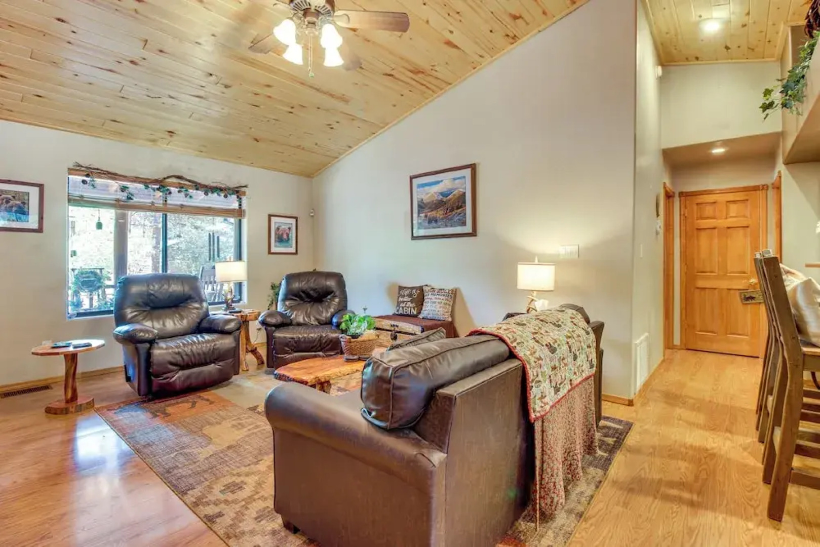 Near Hiking Trails: Heber-overgaard Haven w/ Deck!