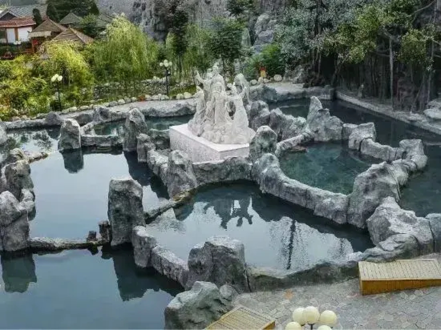 Linduo Hot Springs