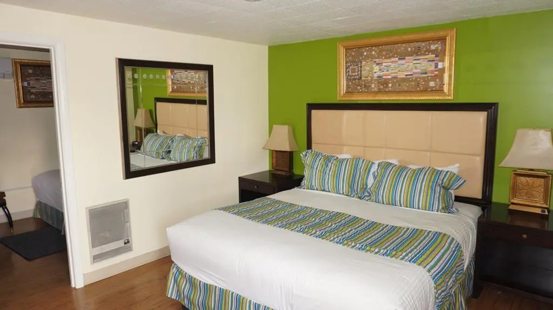 Eagle Crater Lake Inn