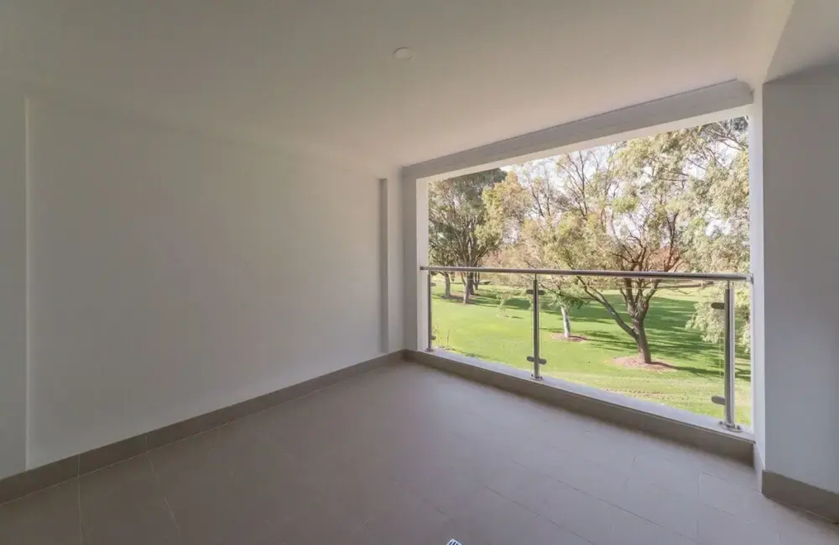 Lakeview Apartment Suite 19