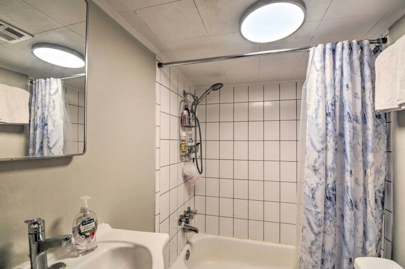 Inviting Bremerton Home Near Hiking & History