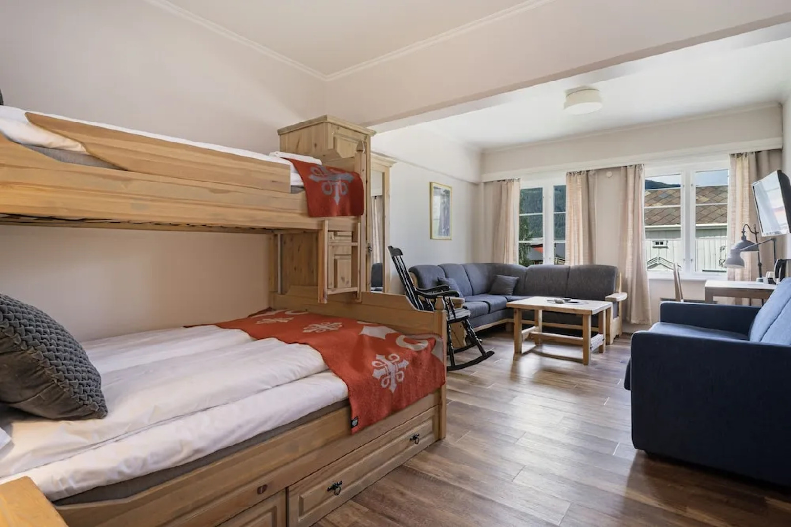 Dale Gudbrands Gard by Frichs