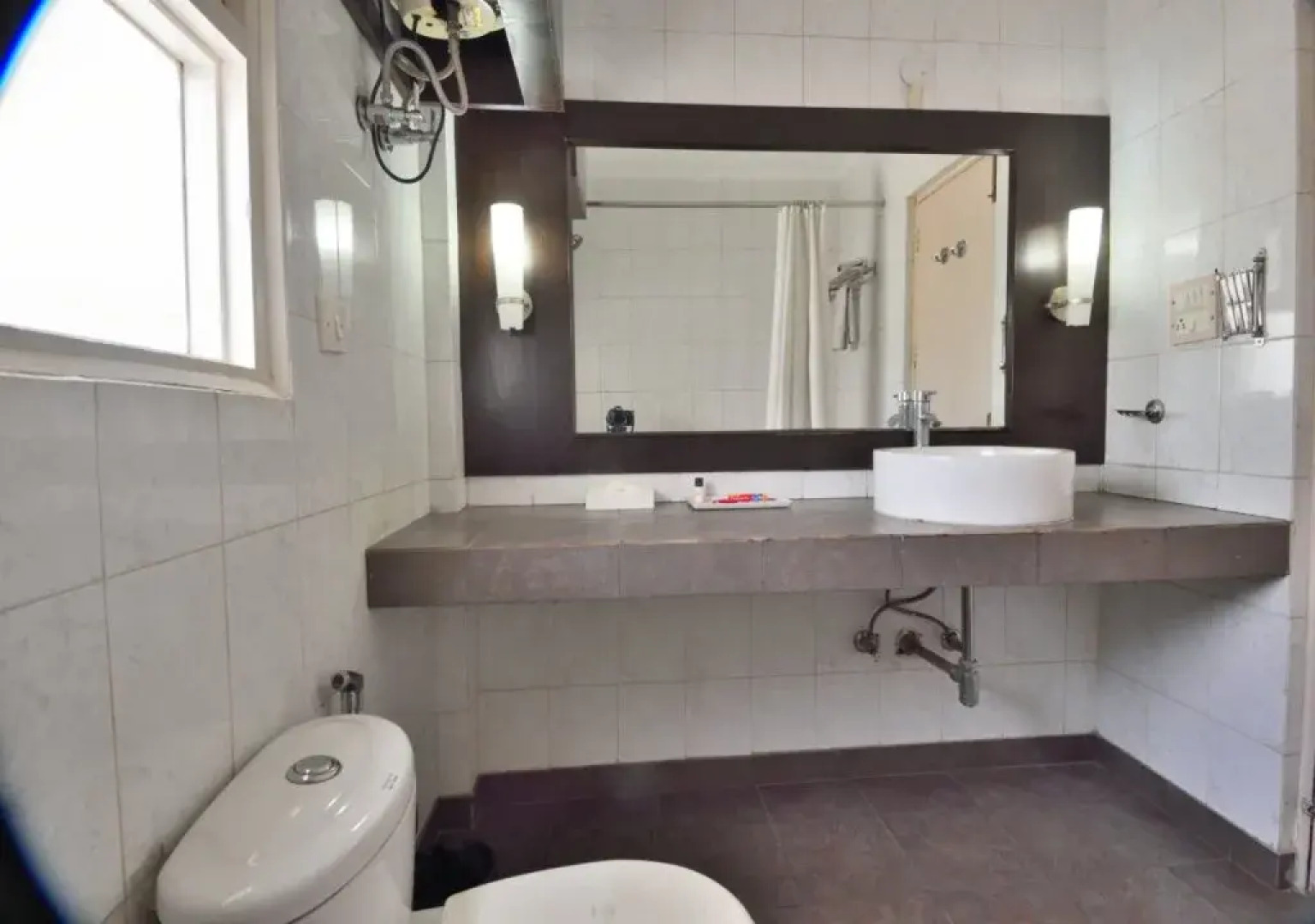 Woodbridge-1 Crossroads