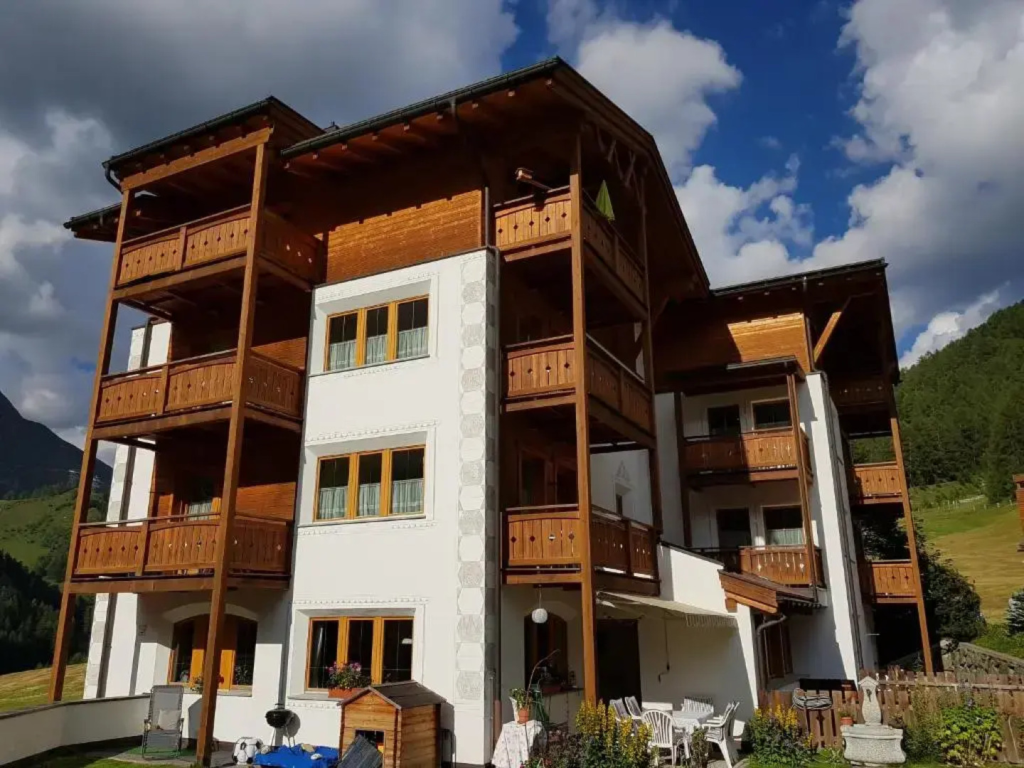 Apart-Garni Motnaida