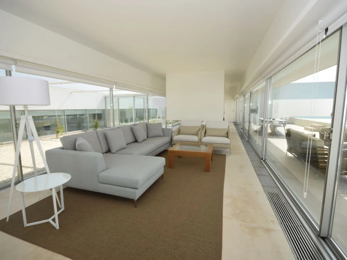 Morden Archictectural Villa In Lisbon