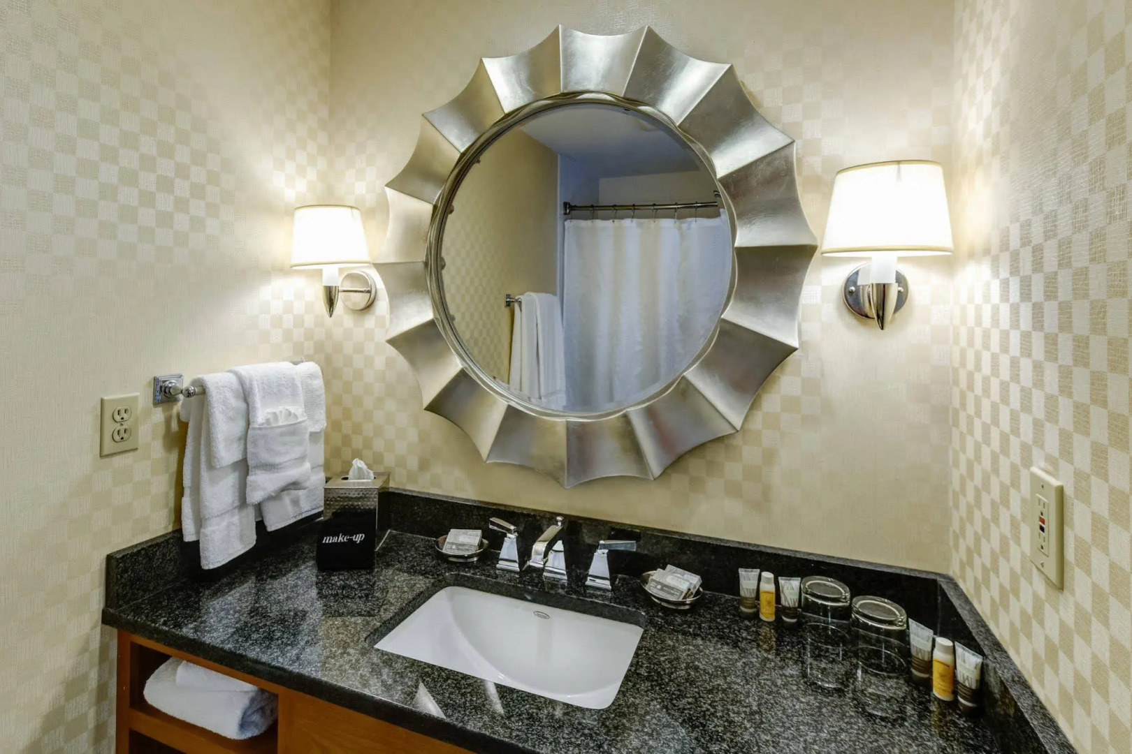 Port Inn and Suites Portsmouth, an Ascend Collection Hotel