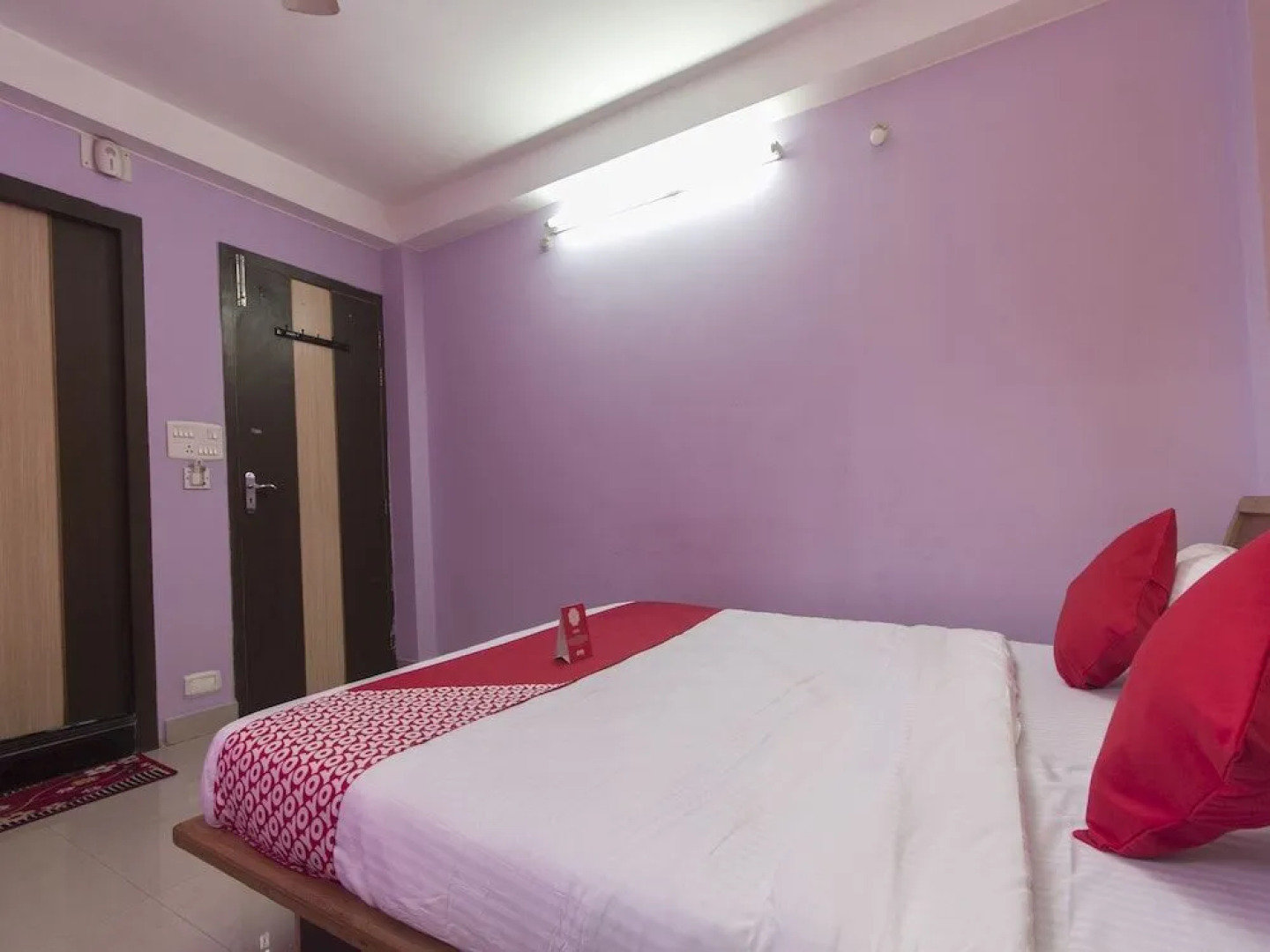 OYO 14200 Hotel Oasis