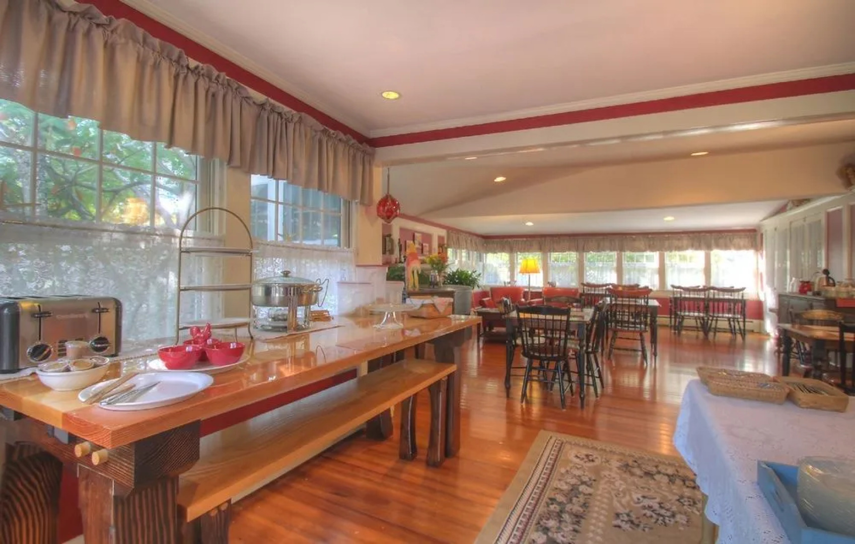 The Tern Inn Bed & Breakfast and Cottages