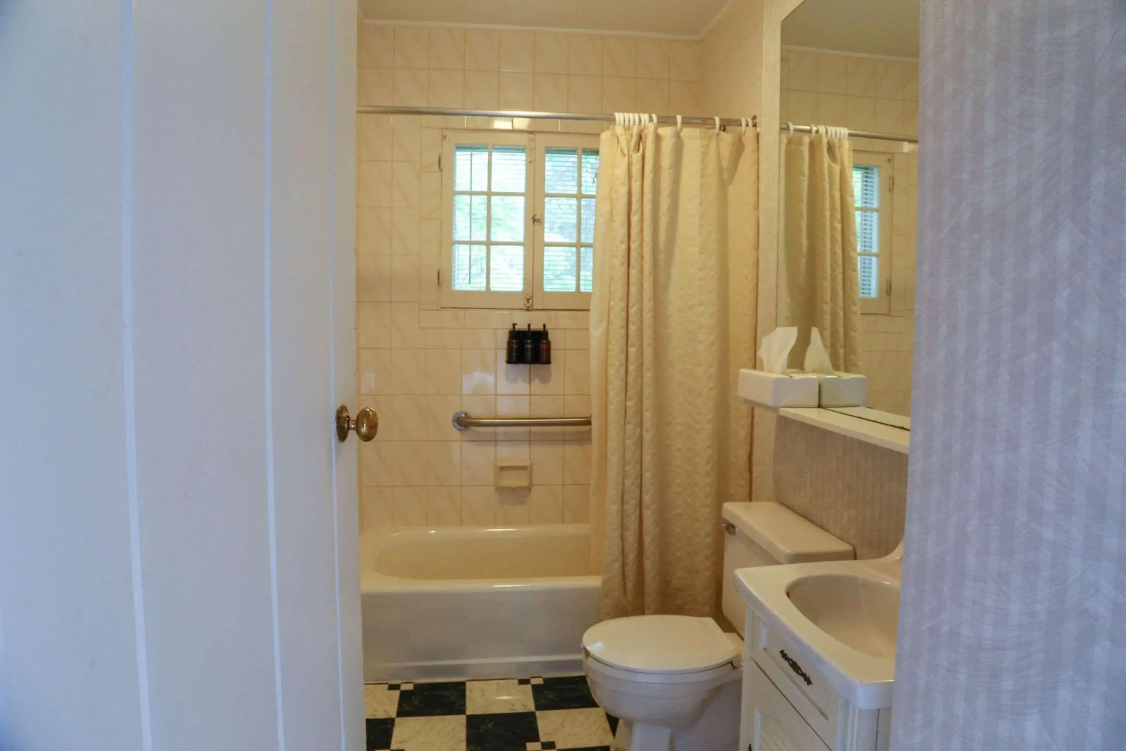 Bluebird Cady Hill Lodge