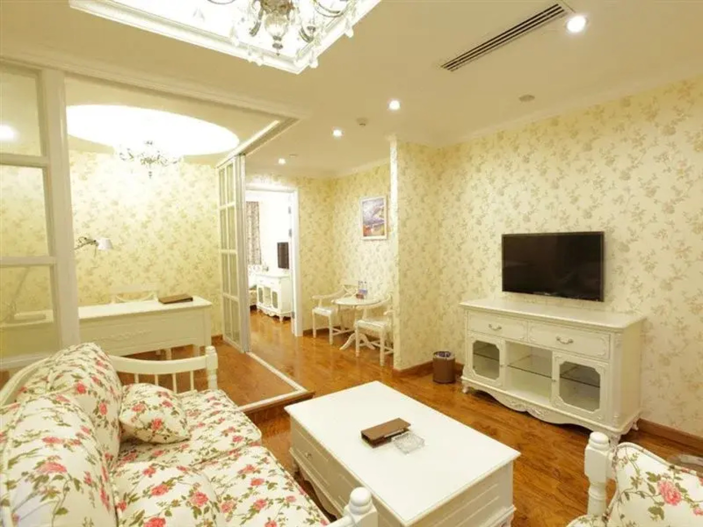 M Bomanwan Hotel (Shaoxing Passenger Transport Center Lu Xun Hometown)