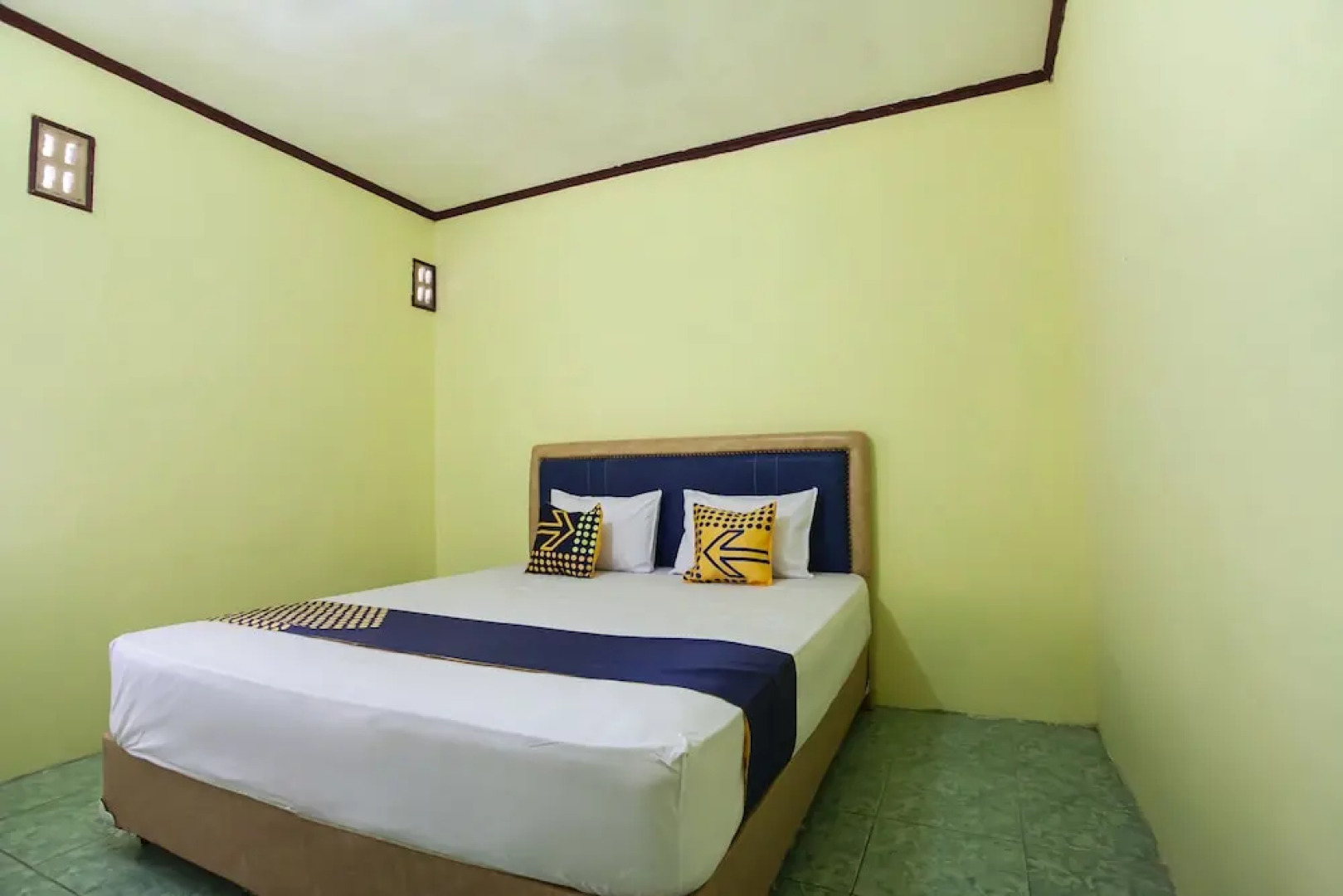 Spot On 2824 Hotel Permata