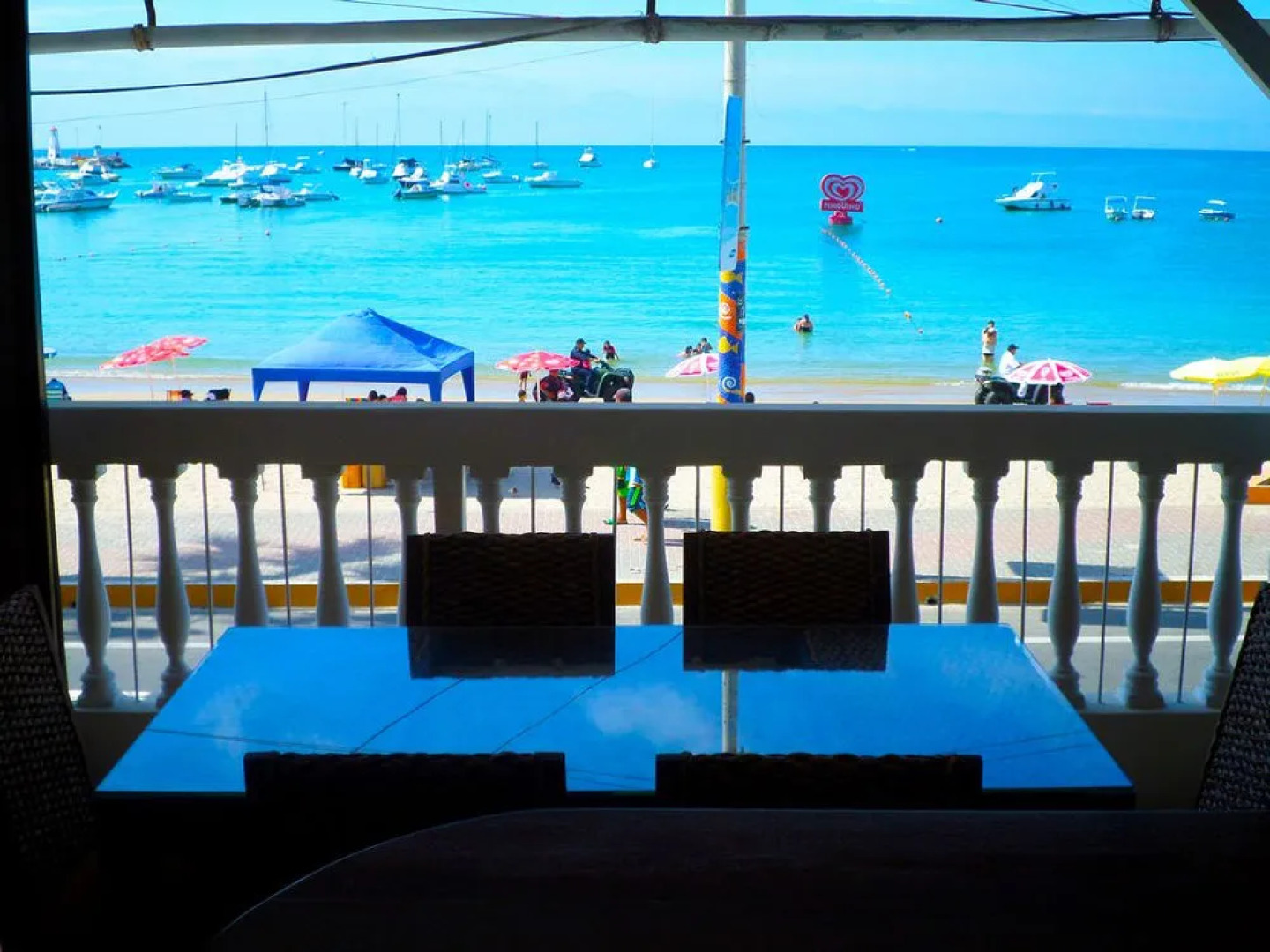 Chescos Hostel & Hotel