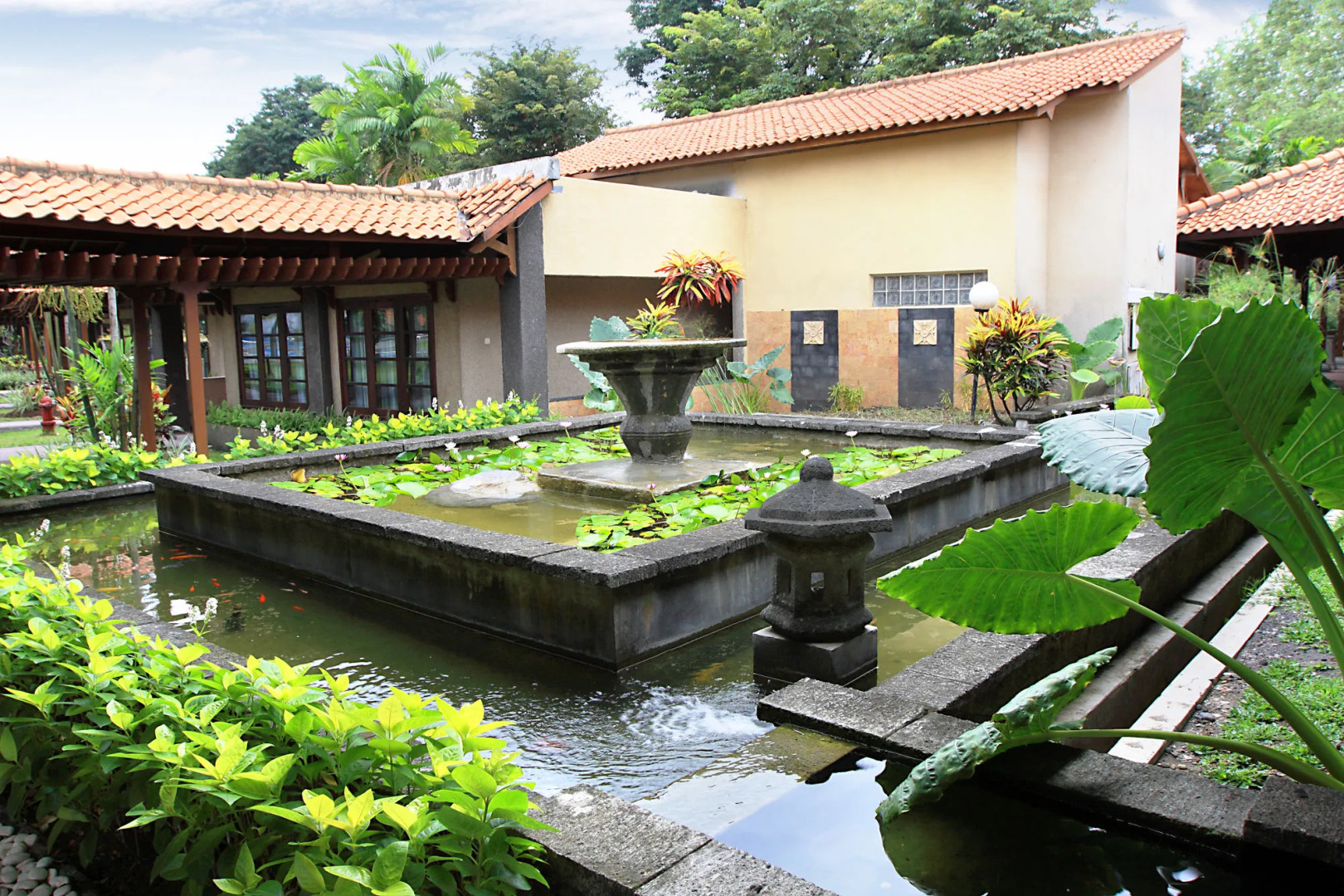 Singgasana Hotel Surabaya