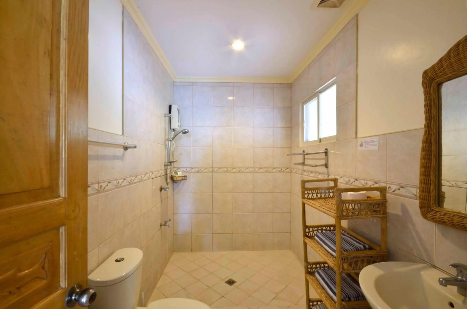 Mike's Dauin Beach Resort