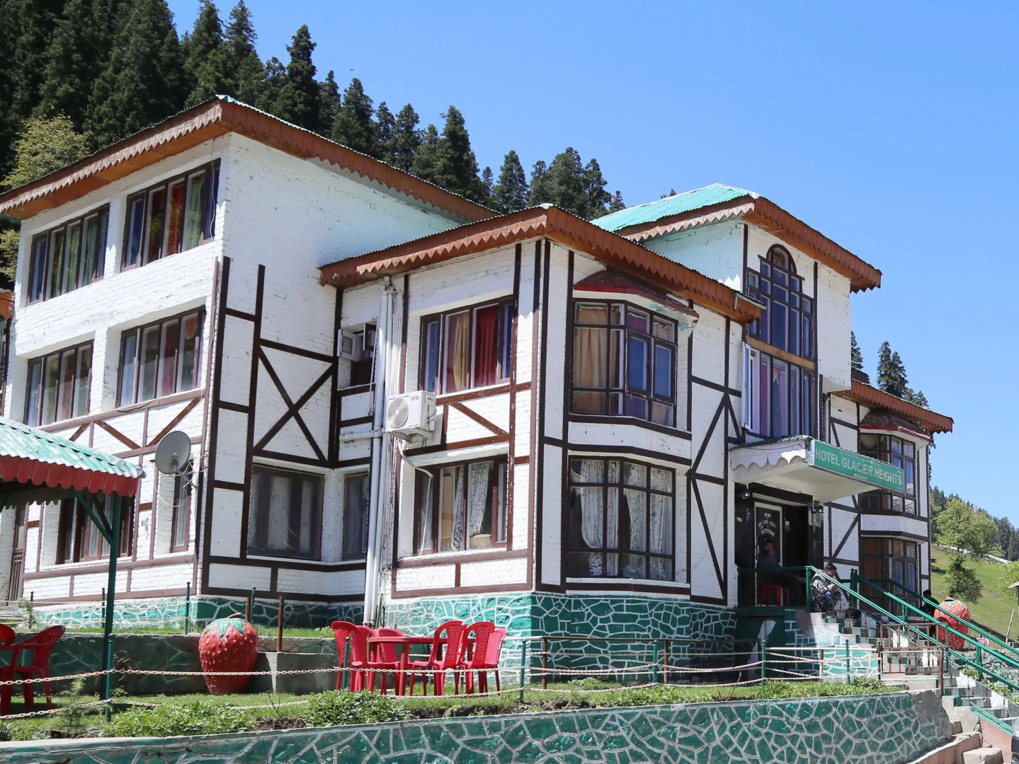 Hotel Glacier Heights