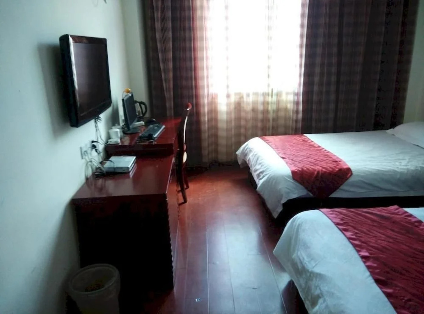 Yuquan Business Hotel