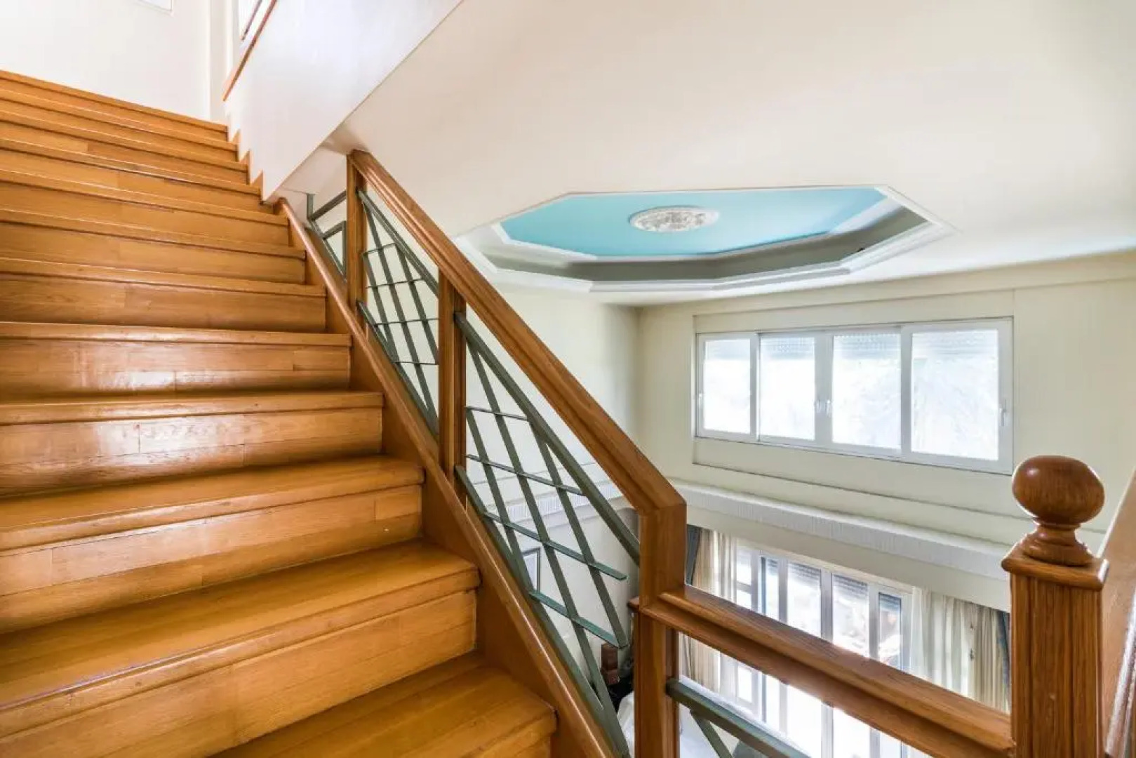 4 bdr Villa with Private Pool in Glyfada