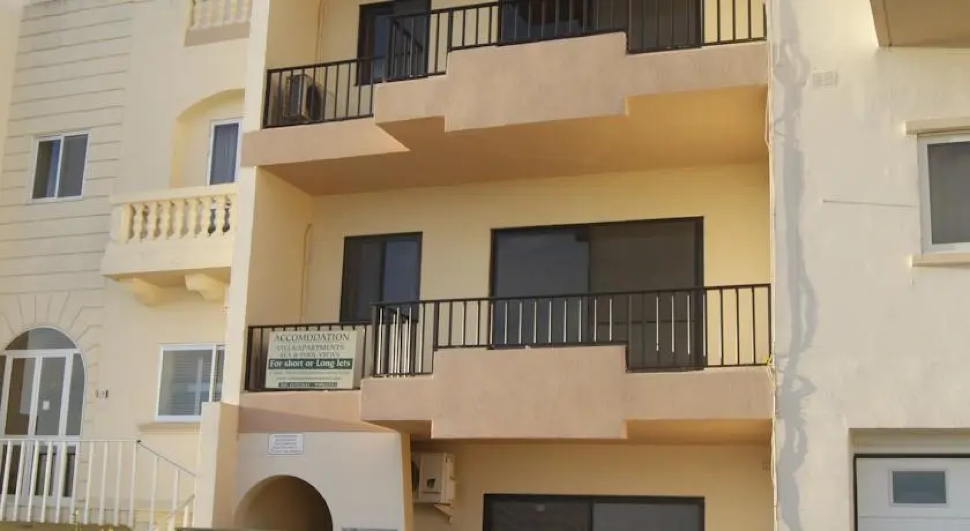 Bella Vista Apartments