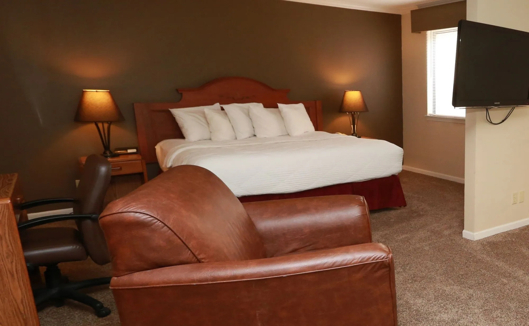 Sterling Hotel and Suites