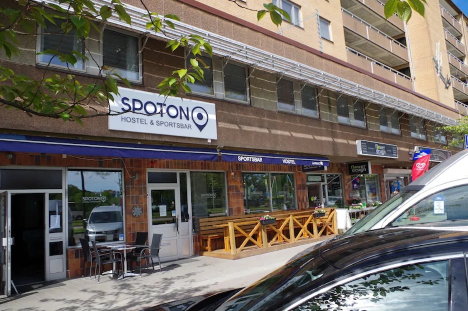 Spoton Hostel & Sportsbar