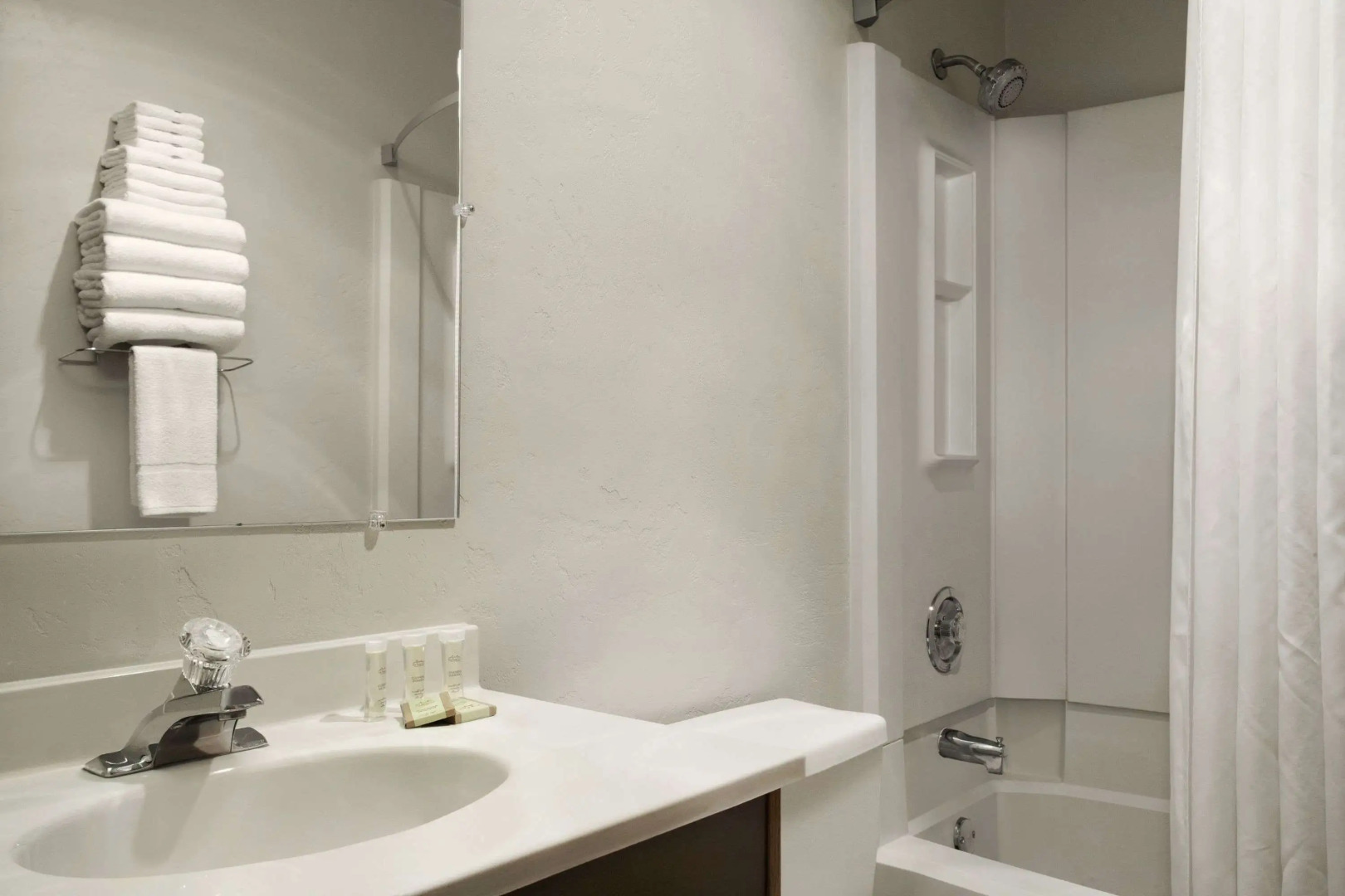 Super 8 by Wyndham Portland Airport