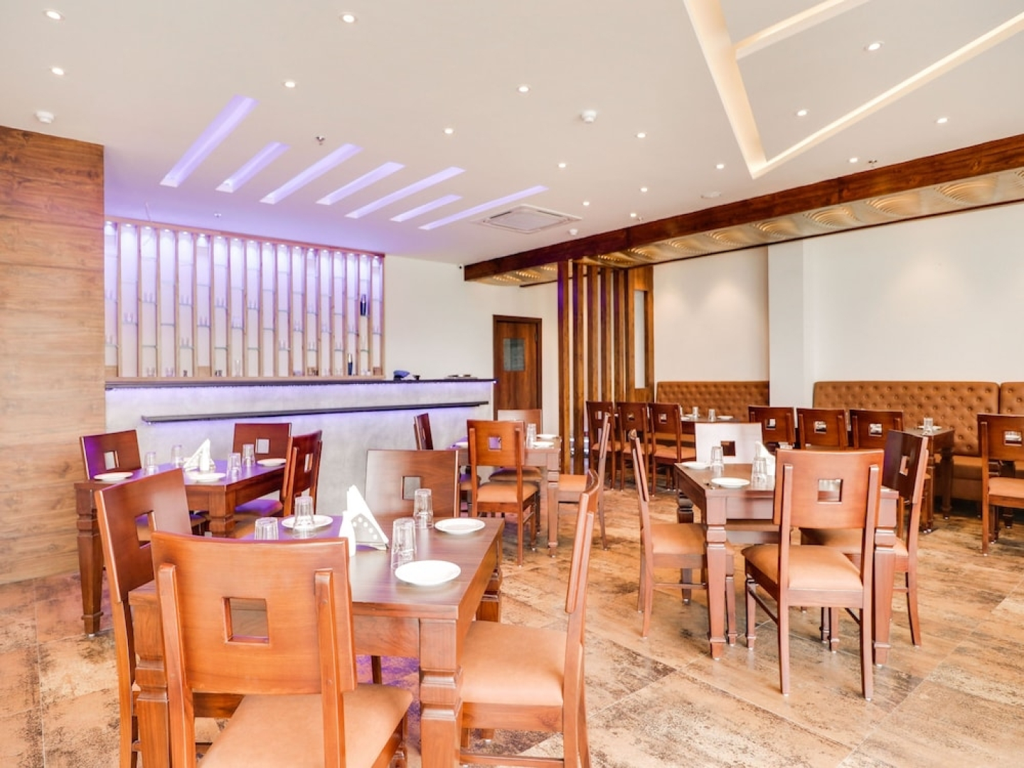 Capital O 44117 Hotel Alphonso