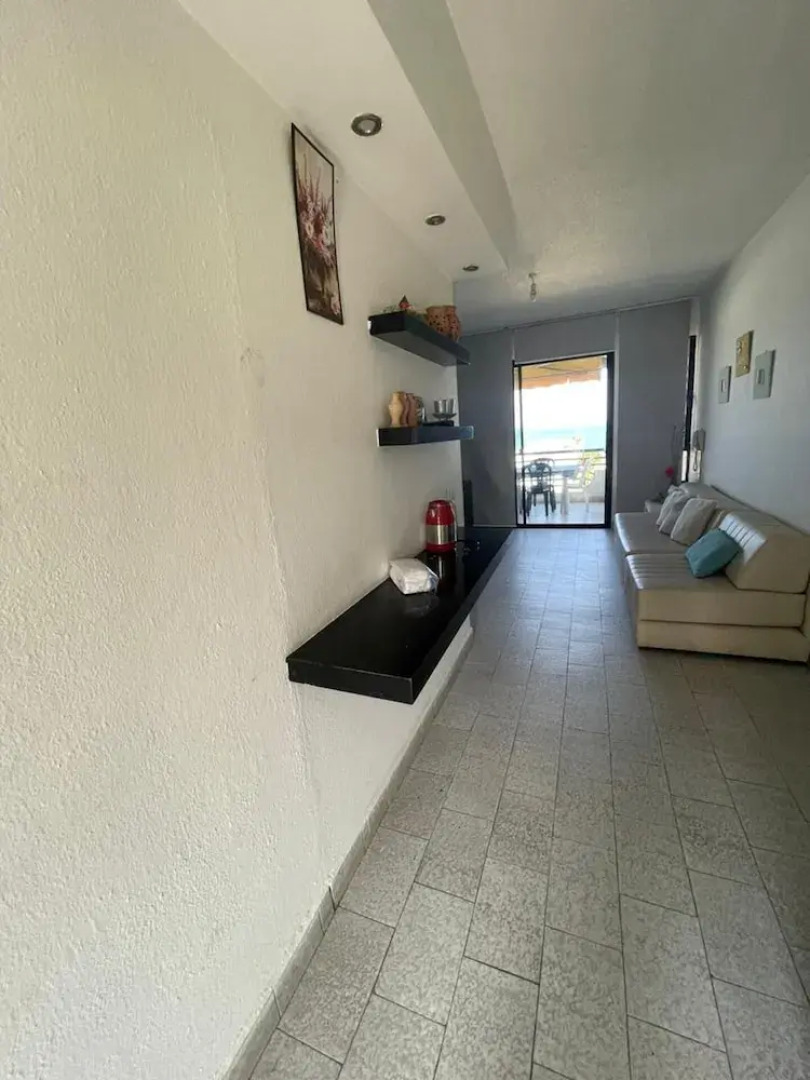 1 Bed Flat - Sleeps 2 - Pets - Pool - Smoking