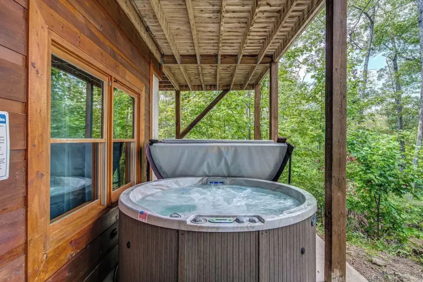 Gorgeous & Secluded 3 BDR Cabin in Mineral Bluff!