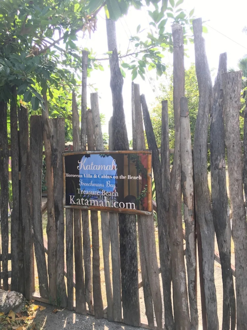 Katamah Beachfront Guesthouse