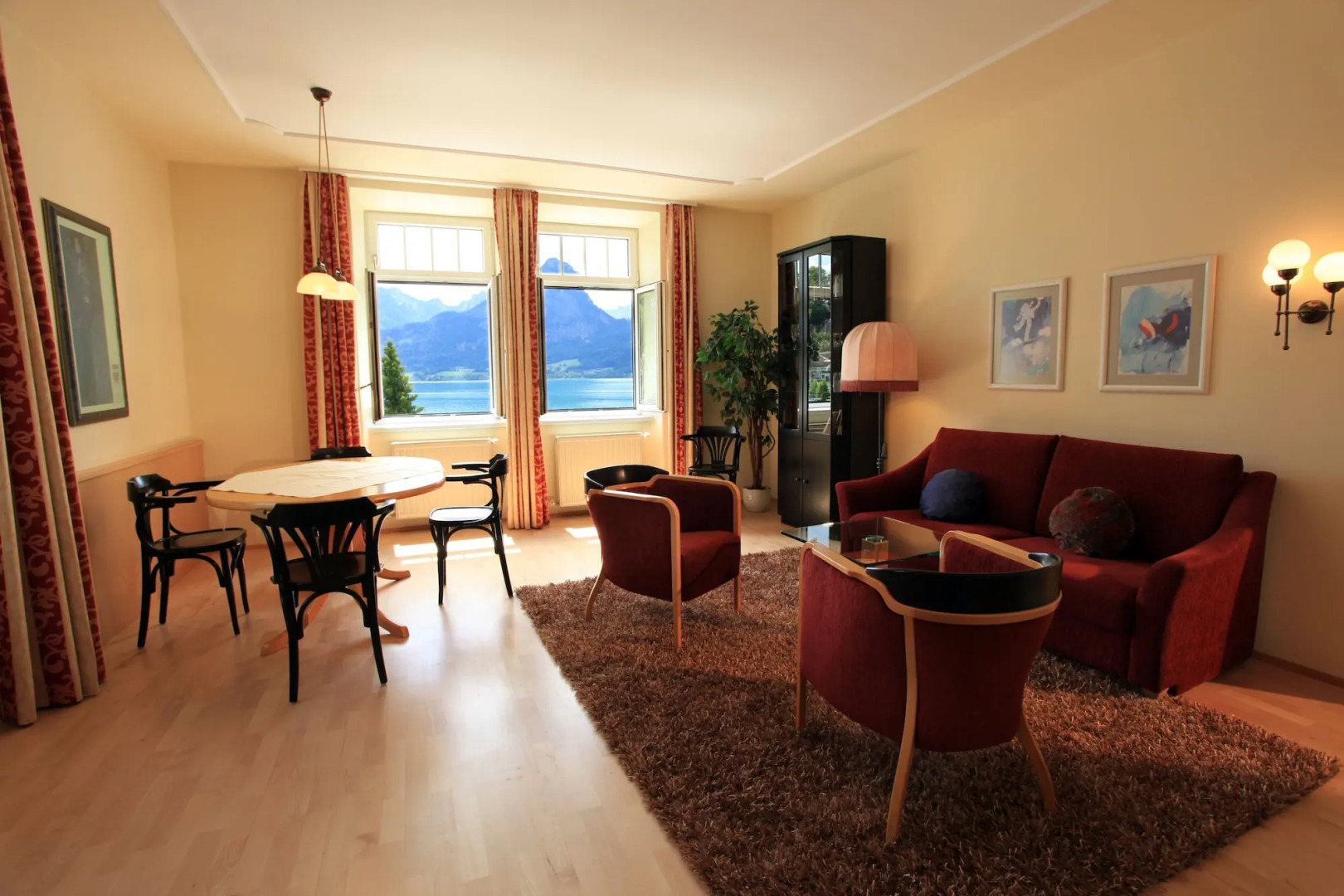 Romantik Residenz Ferienwohnungen Hotel Im Weissen Rössl