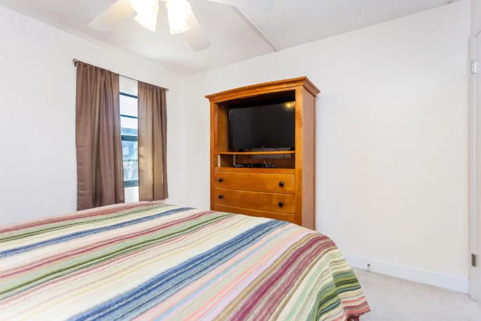 Beachcomber 301, 2 Bedrooms, Near Mayo Clinic, Sleeps 4, Pool