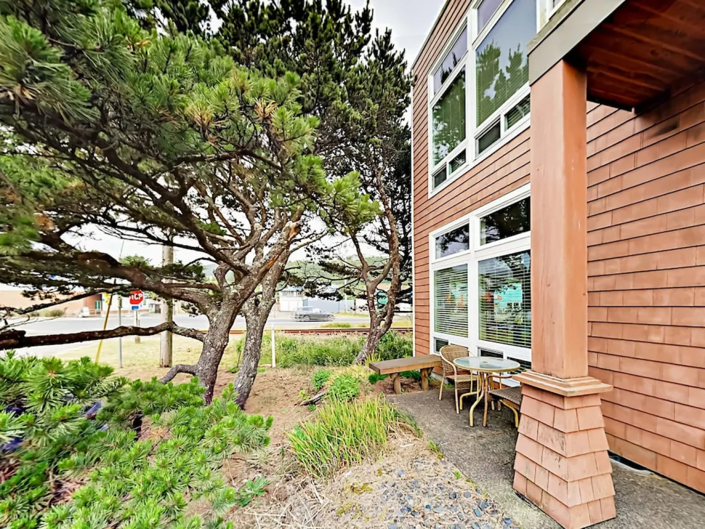 300 South Pacific St Townhouseunits 1 and 2 2 Bedrooms 2.5 Bathrooms T