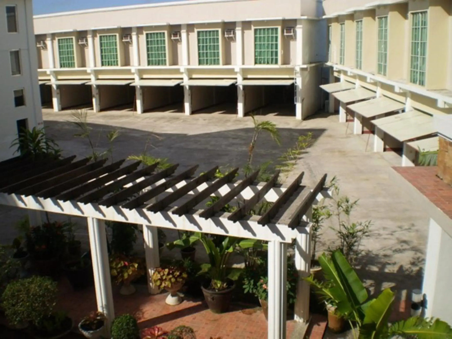 Regal Plaza Drive-Inn