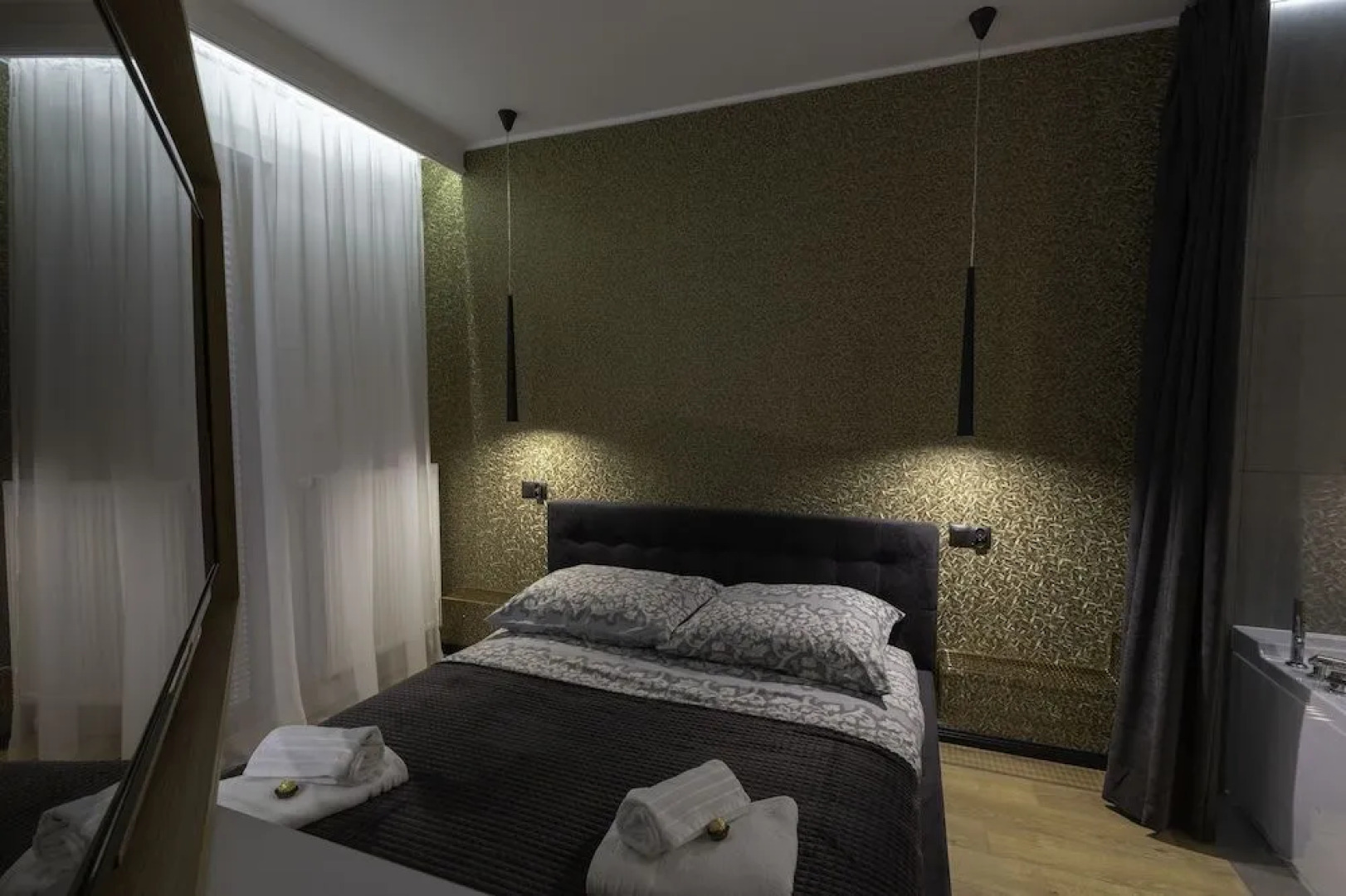 Jacuzzi Glass-House Central Station