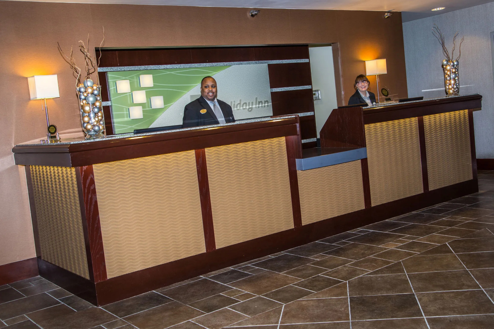 Holiday Inn Downtown - Mercy Area by IHG