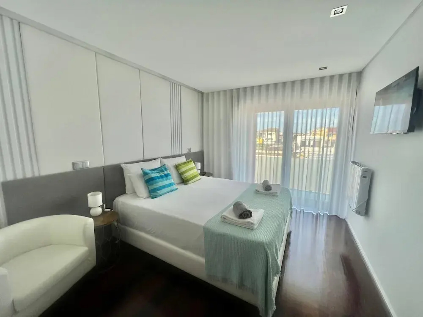 House With Heated Pool all Year Round