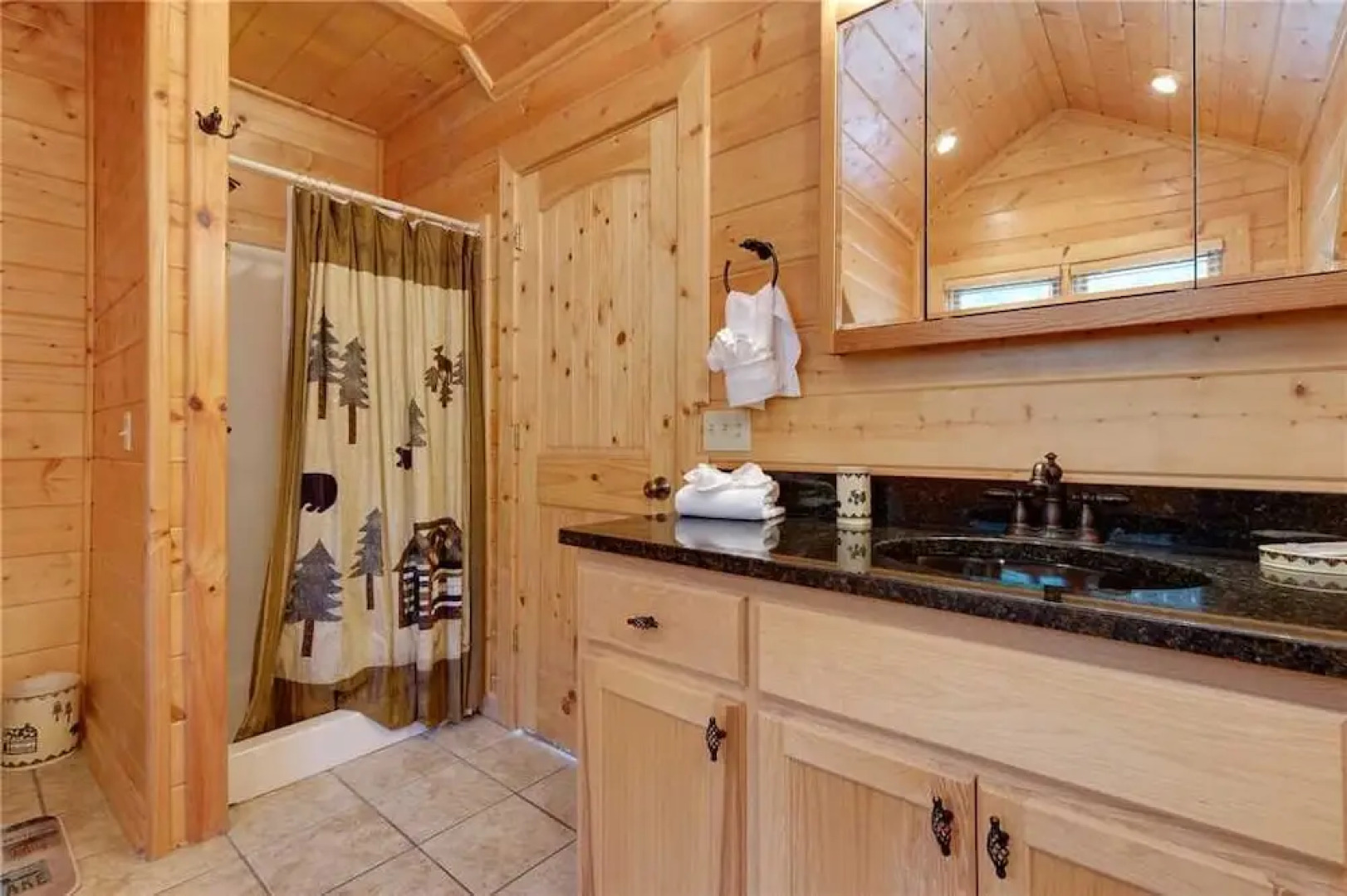 Changes in Latitude 4 Bedroom Home with Hot Tub