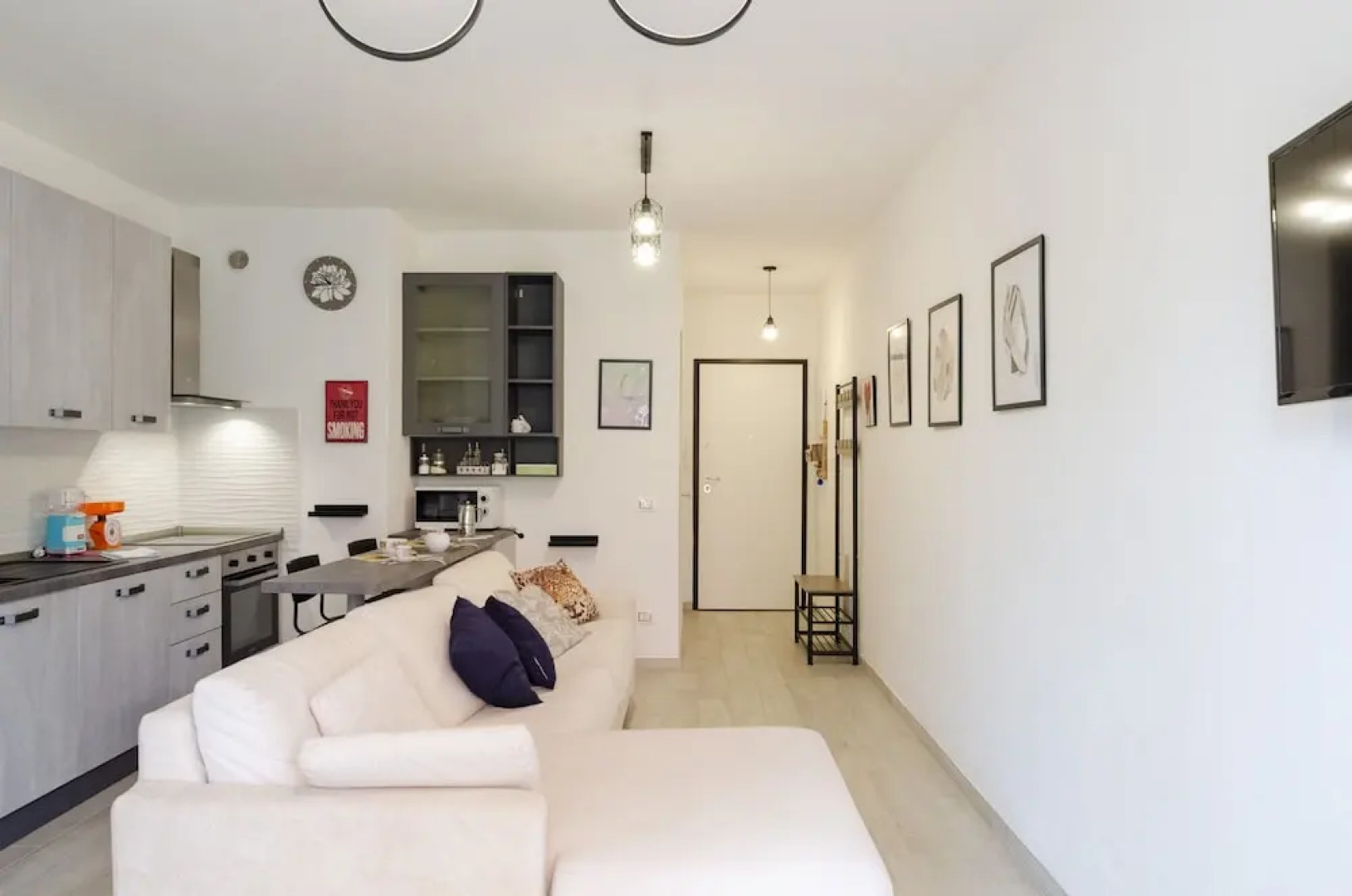 JOIVY Flat W/Terrace & Parking