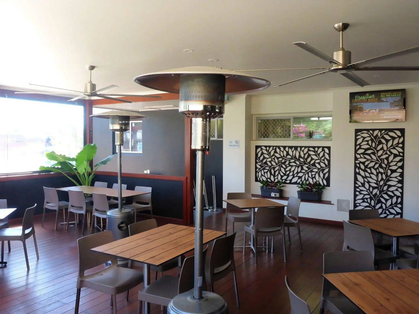 The Commercial Hotel Motel