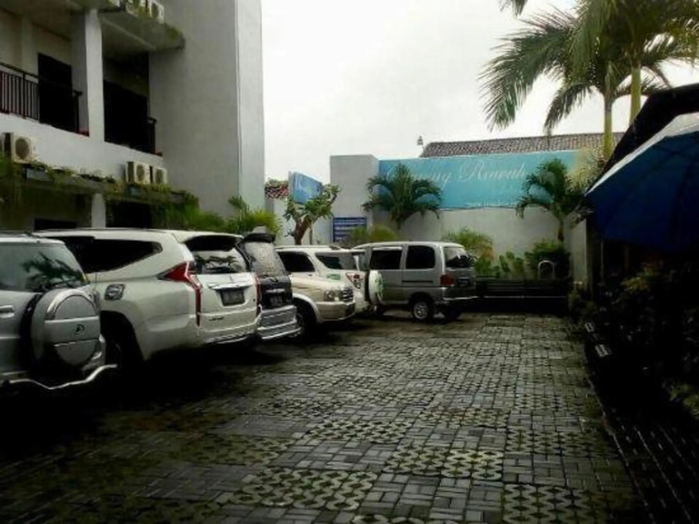 Tirta Kencana Hotel & Garden Resto