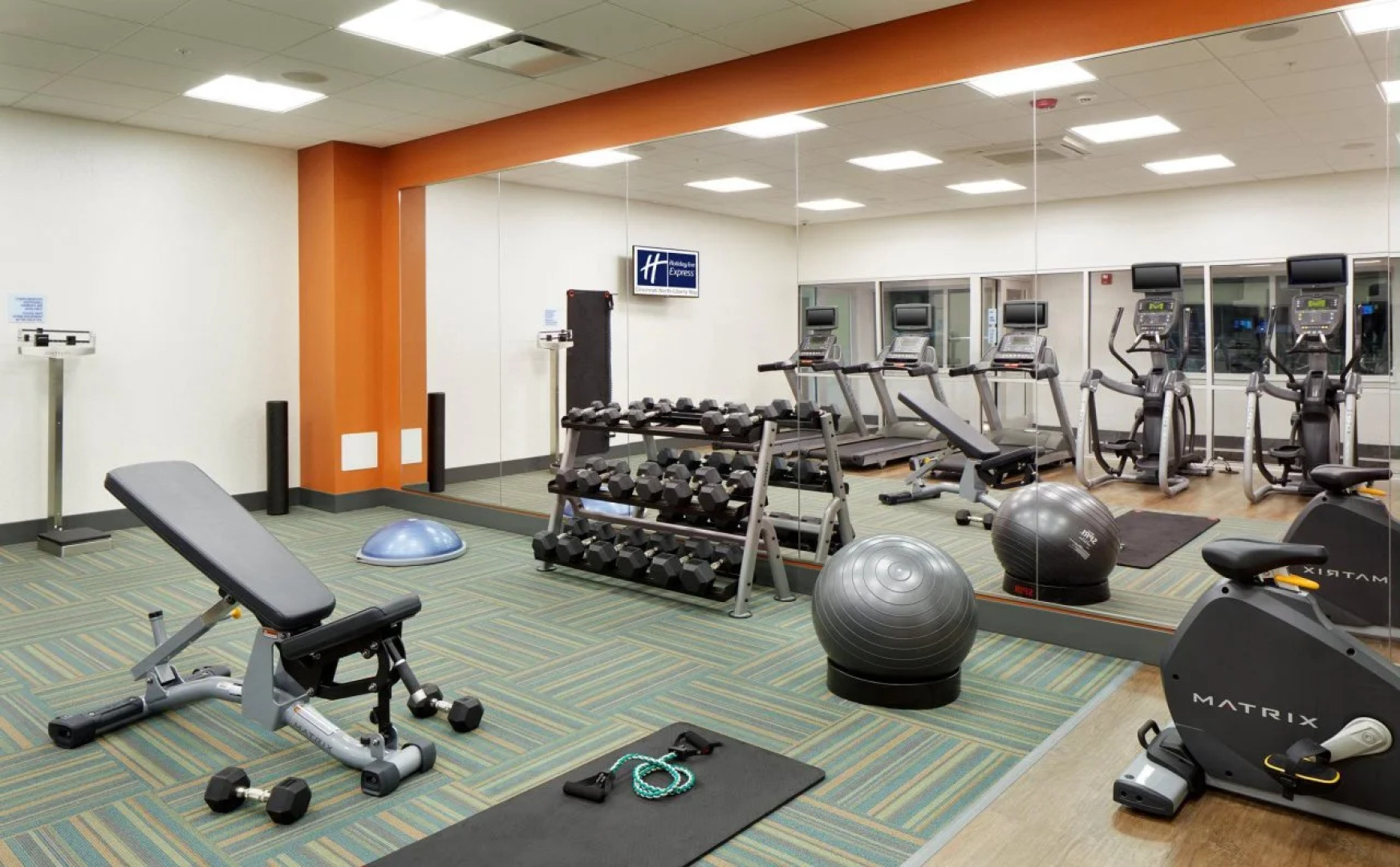 Holiday Inn Express & Suites-Cincinnati North - Liberty Way by IHG