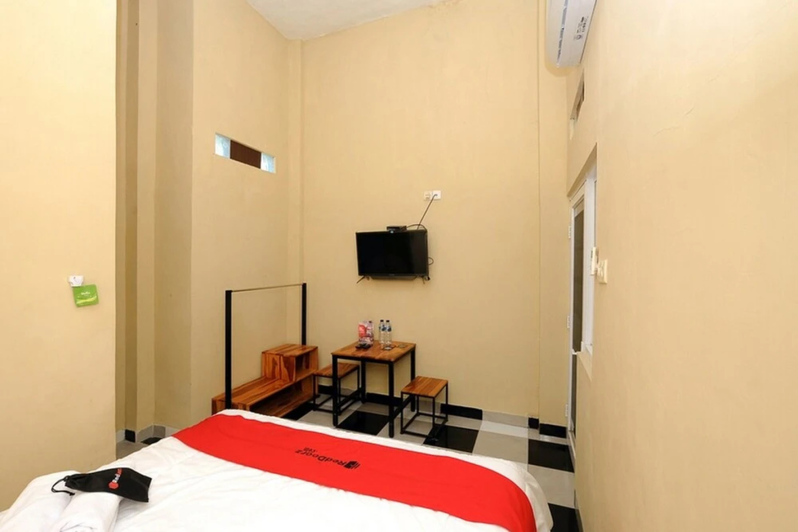 Mie Lombok by RedDoorz