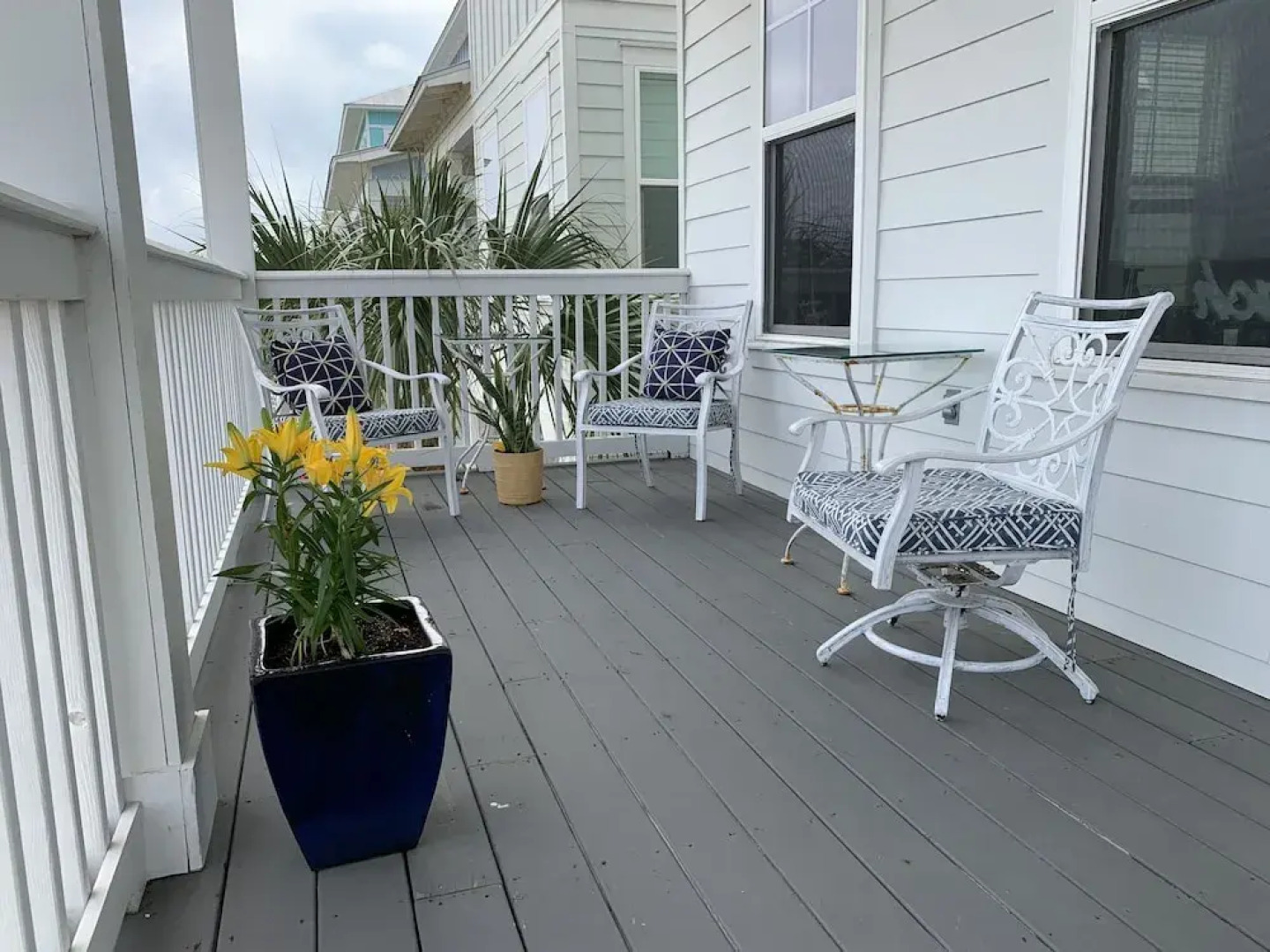 Sunset View 4 Bedroom Home by RedAwning